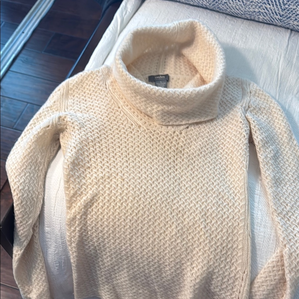 Neiman Marcus  Cream Chunky cashmere Knit Turtleneck Sweater